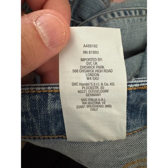 Candace Cameron Bure Denim Jean Shorts 20W Light Wash Rolled Hem Stretch NWT - Picture 10 of 11